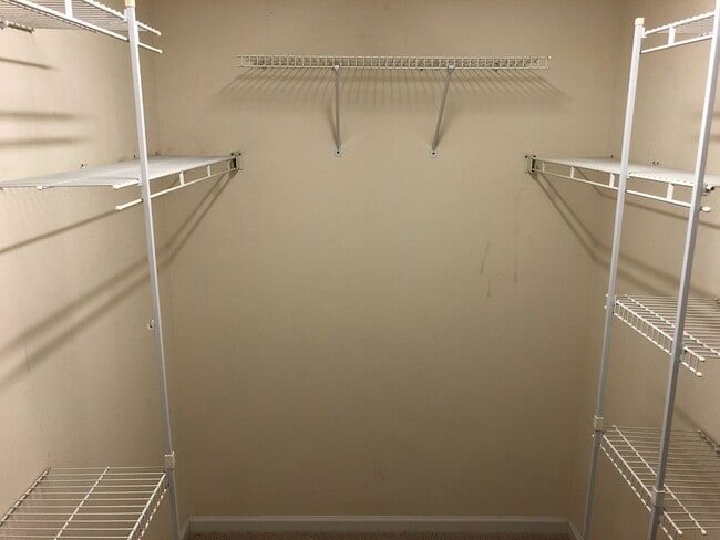 Building Photo - Great Bungalow in 28409! 2 Bed / 2 Bath