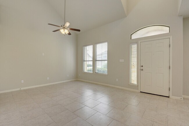 Building Photo - $1,000 off first month’s rent with a 2-year lease!