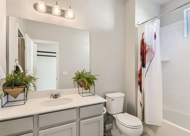 Second Rooms Bathroom w/ Walk-In Closet - 9269 Garnett St