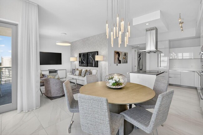 Building Photo - 155 E Boca Raton Rd