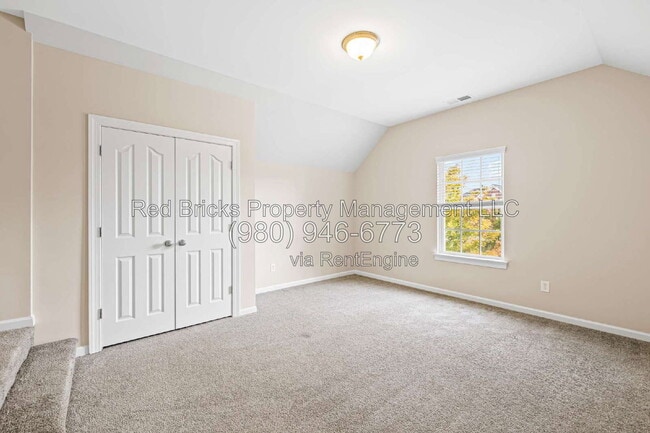 Building Photo - 10613 Bere Island Dr