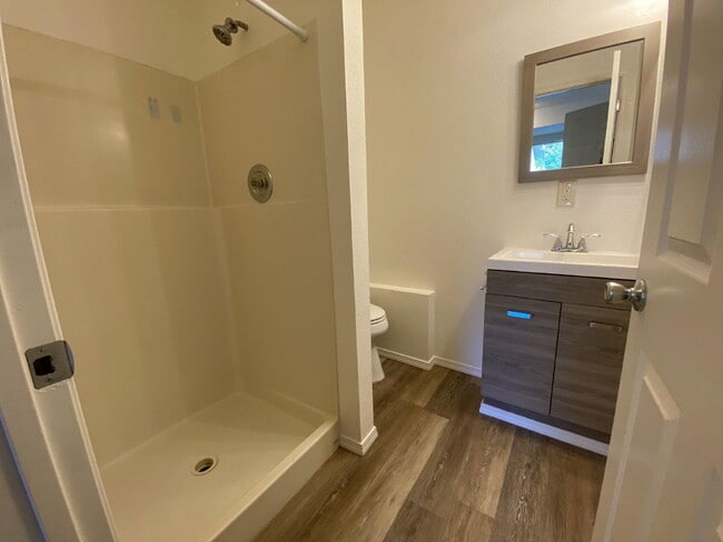 Building Photo - 1317 SE Mill St