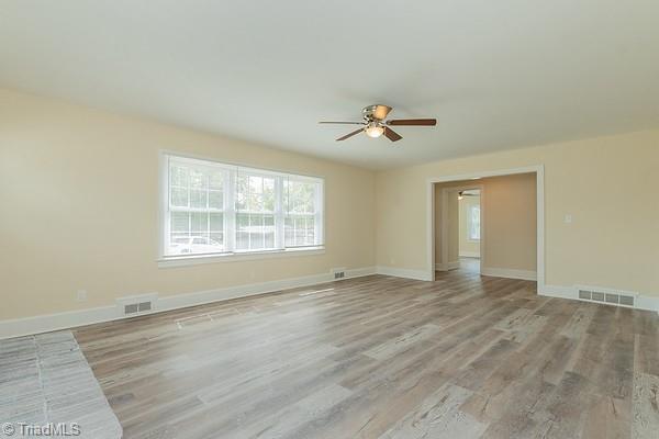 Building Photo - 206 Abbotts Ave