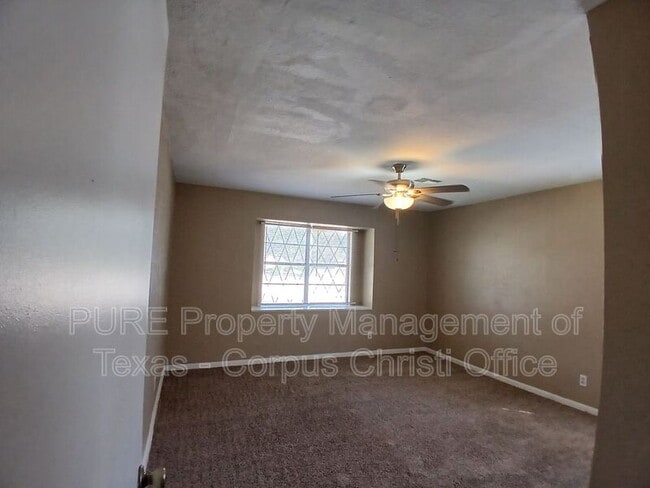 Building Photo - 10609 Kingwood Dr