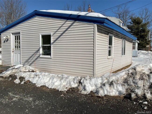 Building Photo - 1114-1114 NY-94