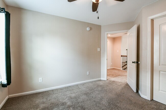 Building Photo - 10506 Chateau Ln
