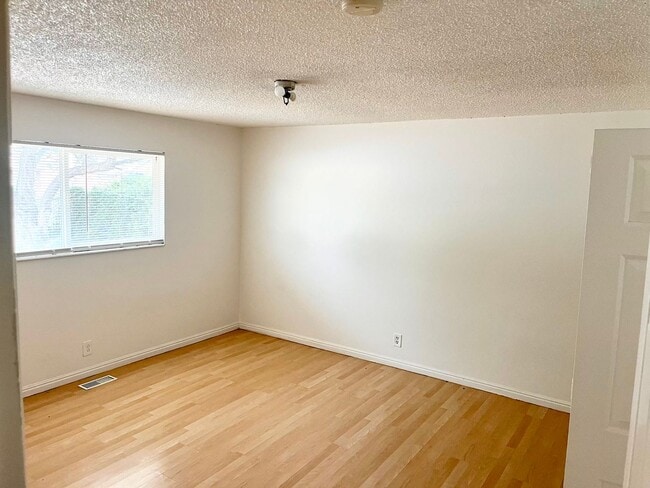 Building Photo - 3079 Lehman Ave