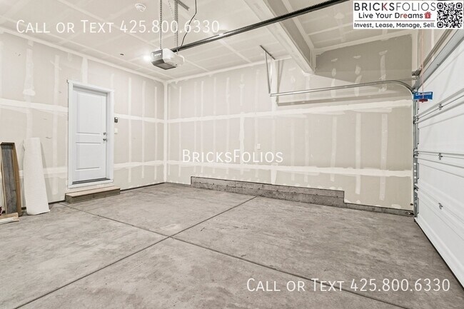 Building Photo - 4237 Pronghorn Pl