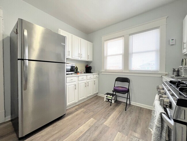 Building Photo - 497 Colvin Ave