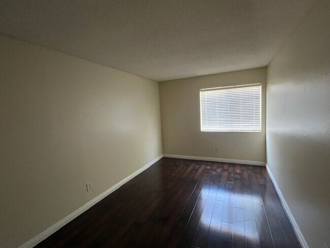 Building Photo - 15377 Bambi Ct