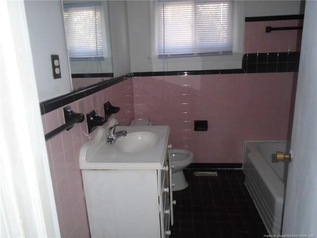 Building Photo - 217 Randolph Ave