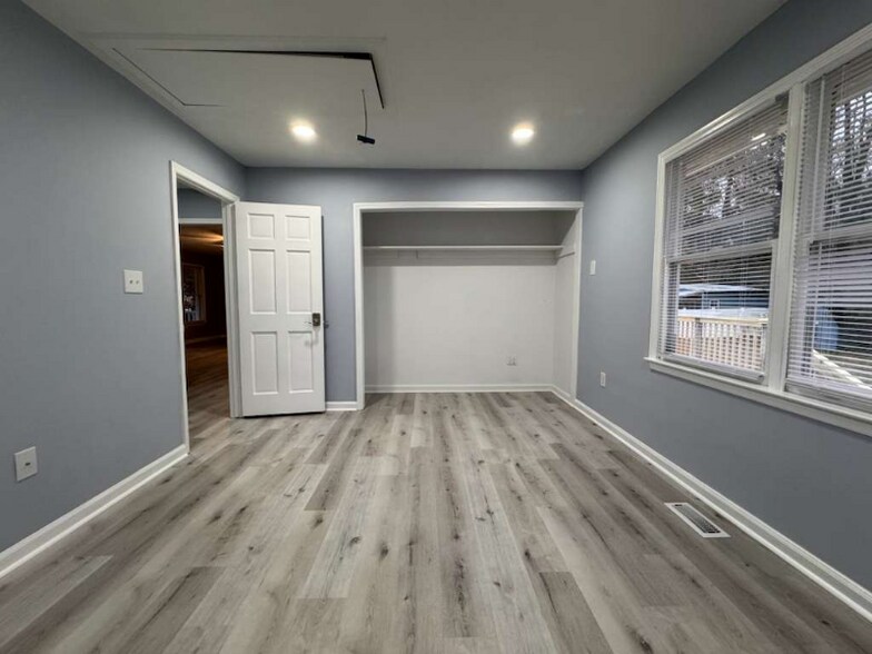 Building Photo - 3061 Sweetpine Ln