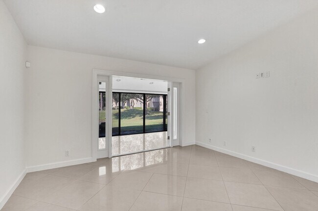 Building Photo - 630 Sea Pine Way