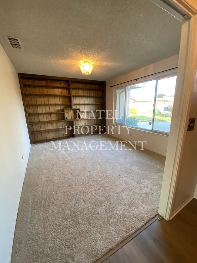 Building Photo - No Deposit