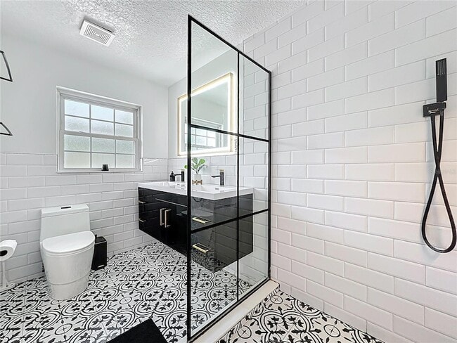 Building Photo - 4611 Cranston Pl