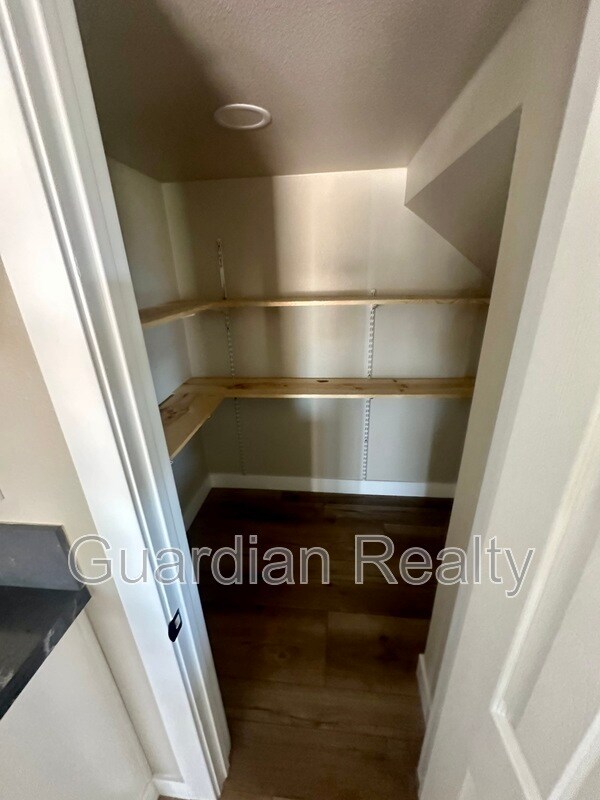 Building Photo - 275 Adorno Dr