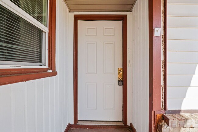 Building Photo - 4425 NW 31st St