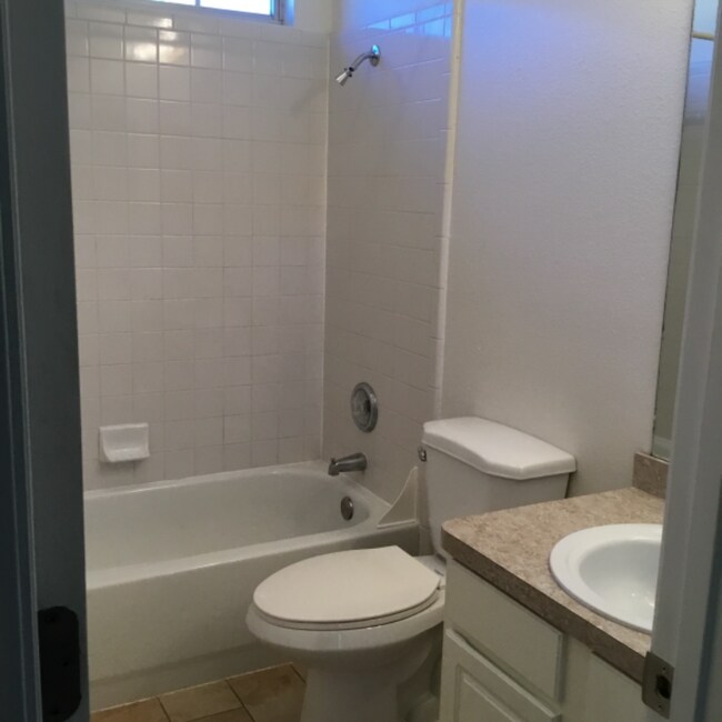 Building Photo - 2911 Whisper Oaks Ln