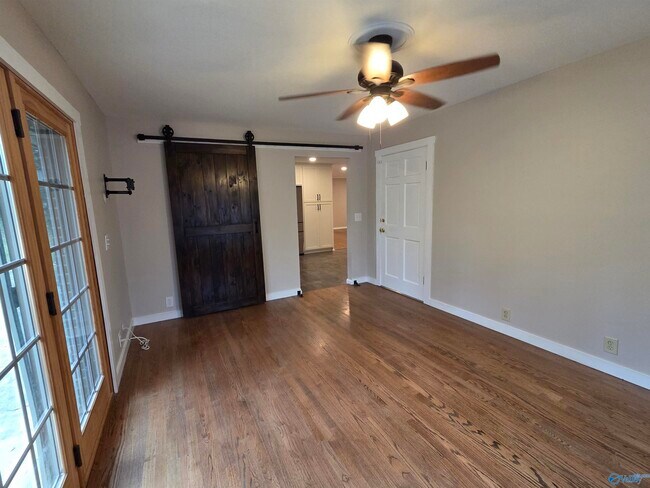 Building Photo - 907 Fagan Springs Dr SE