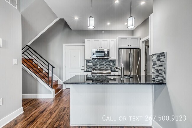 Building Photo - 330 Cambridge St