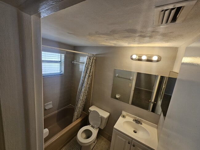 Building Photo - 5313 James St