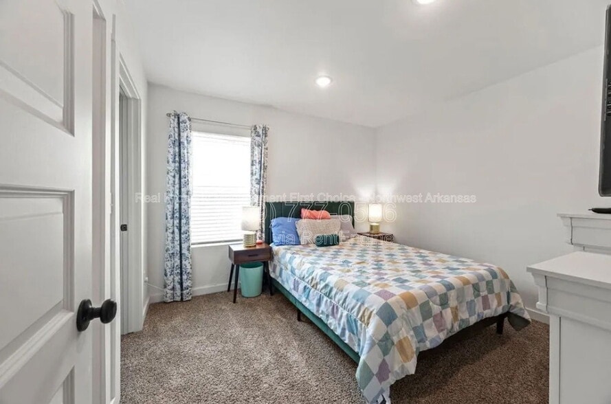 Building Photo - 1061 Kentucky Ave