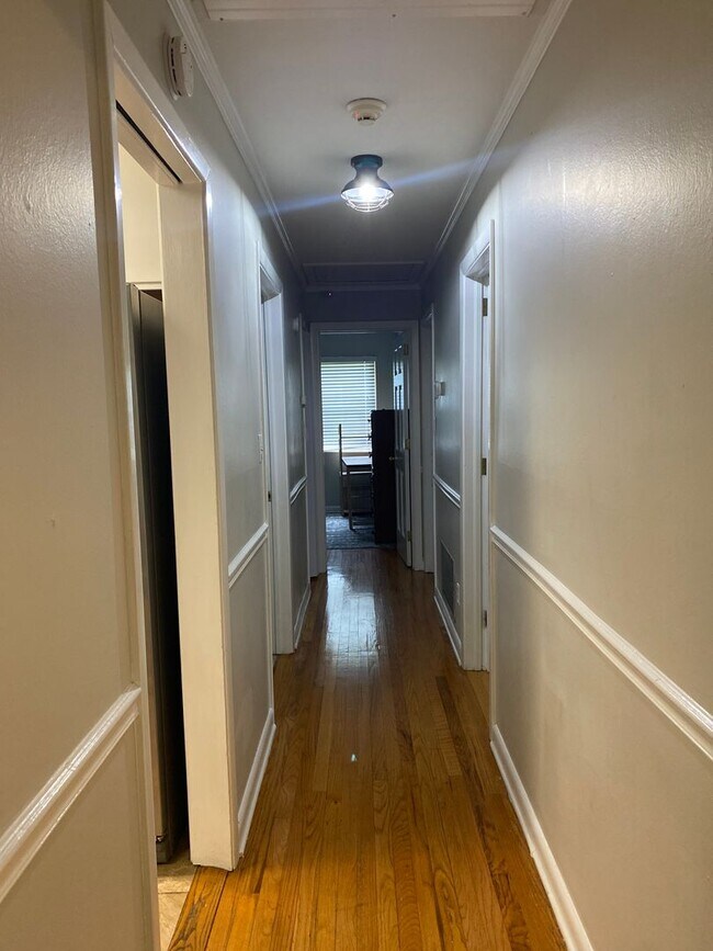 Building Photo - 3/1.5 Home Walking /Biking Distance to FSU