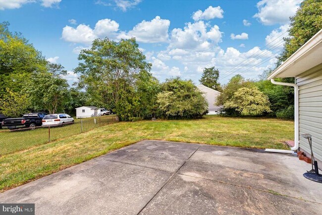 Building Photo - 10506 Circle 1 Dr