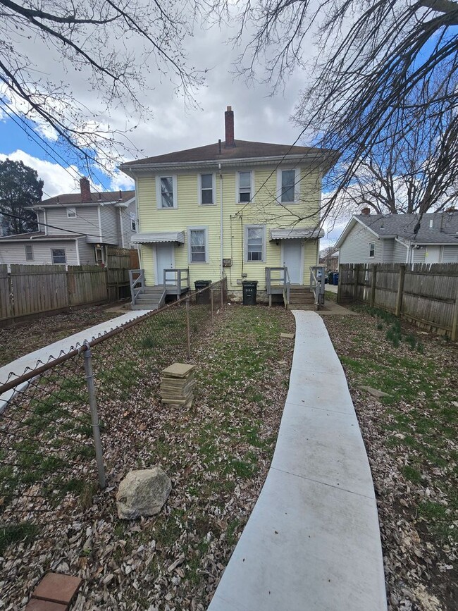 Building Photo - 332-334 N BURGESS AVE