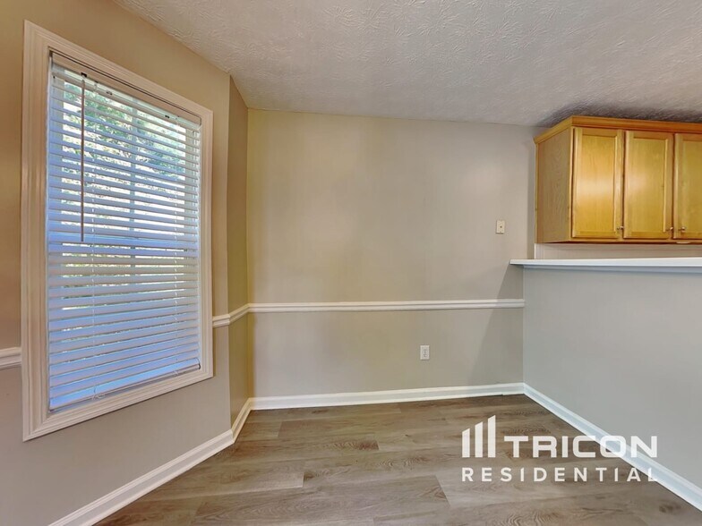 Building Photo - 2309 Swan Lake Ct