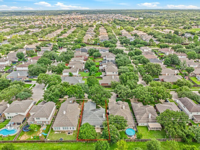 Building Photo - 17935 Rose Hill Park Ln