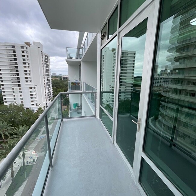 Building Photo - Modern High-Rise Condo in Downtown Orlando...