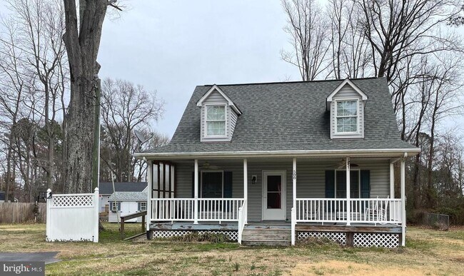 Building Photo - 588 Wakefield Dr