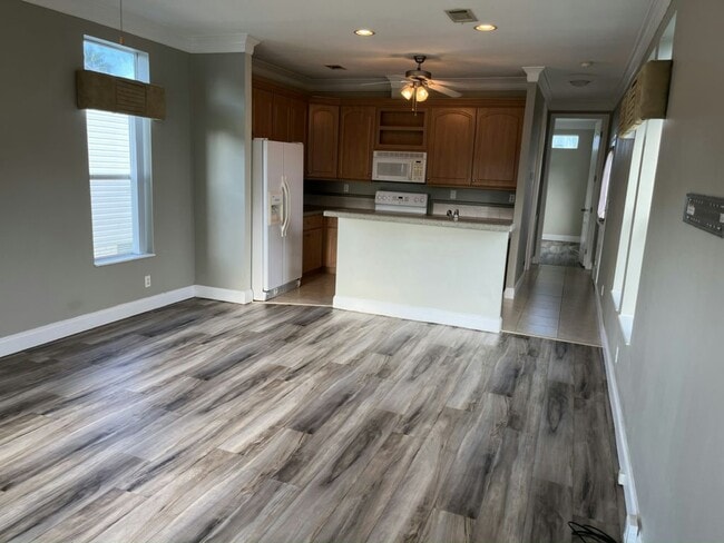 Building Photo - 3008 Hanson Ave