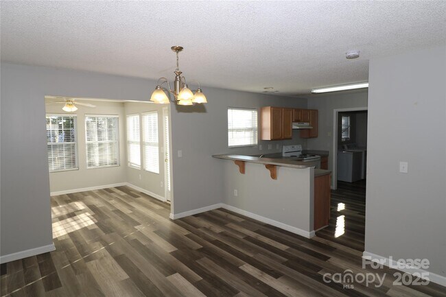 Building Photo - 1001 Boulder Dr