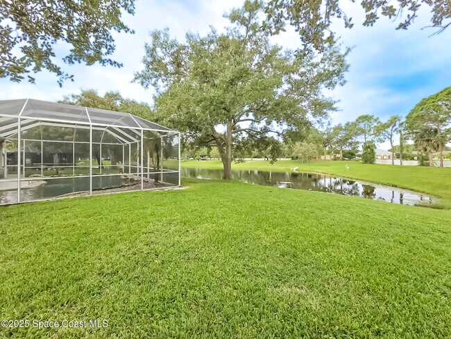 Building Photo - 949 SE Gardenbrook Ct