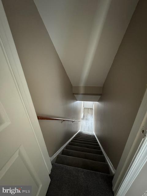 Building Photo - 2459 Wentworth Dr