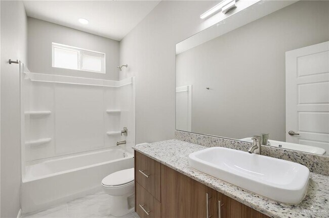 Building Photo - 29 Las Vistas Ln