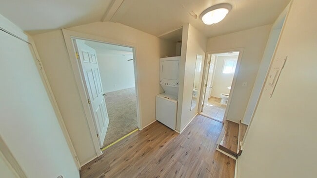 Building Photo - 219 S Main St