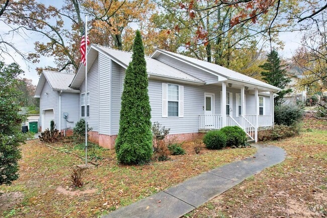 Building Photo - 140 Glenda Dr
