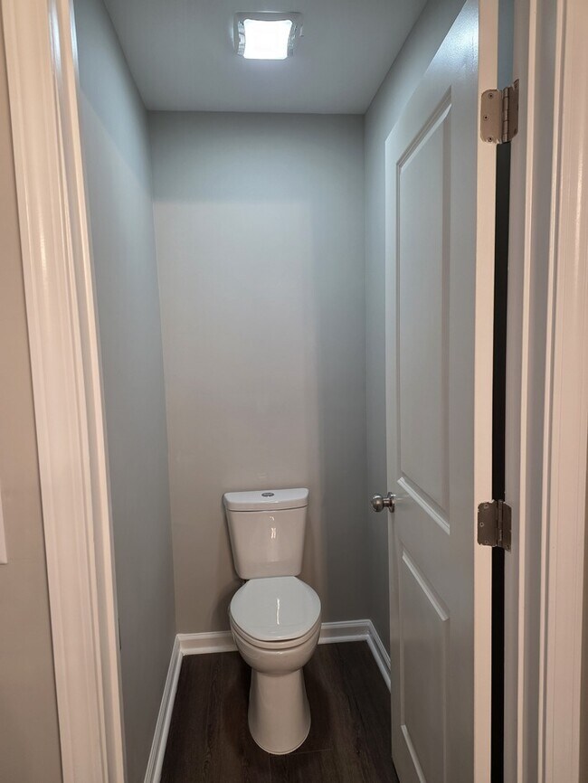 Building Photo - Welcome to your Gem Home!