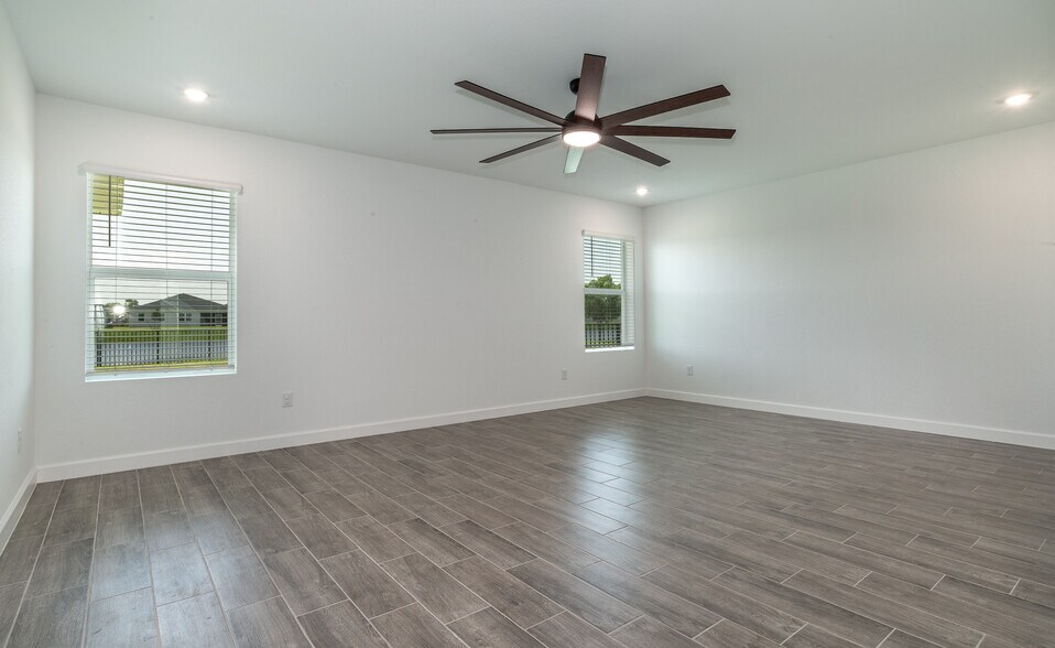 Building Photo - 6378 NW Windwood Way