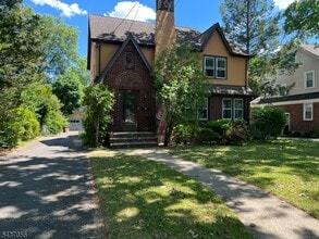 Building Photo - 325 Bogert Ave