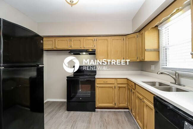 Building Photo - 3 Bedroom Pet-Friendly Home in INDEPENDENC...
