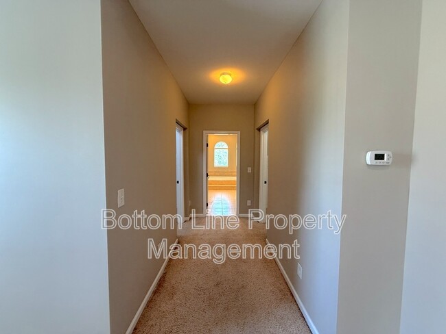 Building Photo - 15007 Skypark Dr