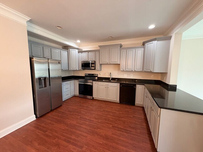 Building Photo - 208 Whitley