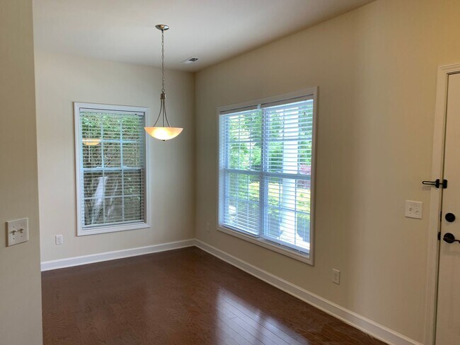 Building Photo - 2 Bedroom, 2.5 Bath Townhouse with detached one-car garage