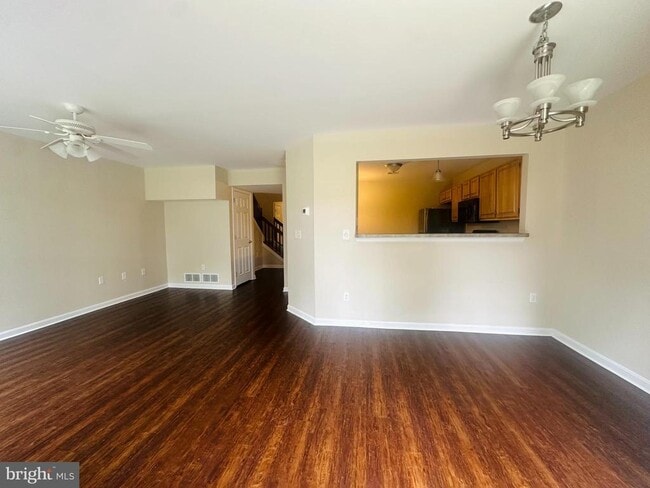 Building Photo - 135 Cardinal Ln