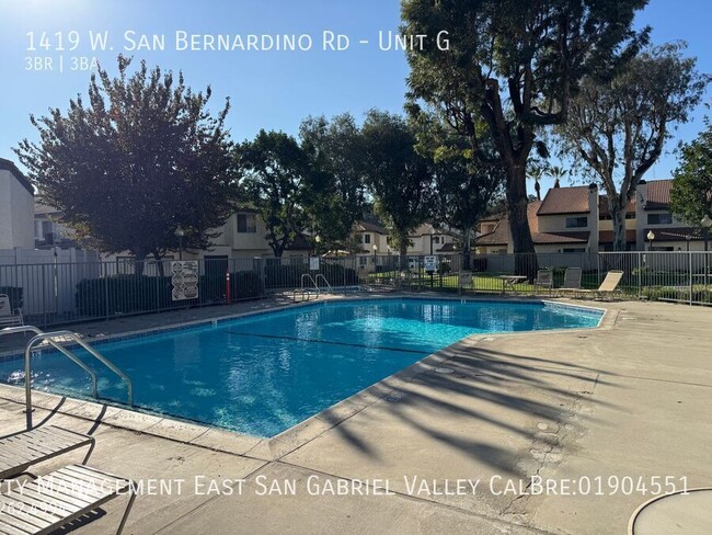 Building Photo - 1419 W San Bernardino Rd