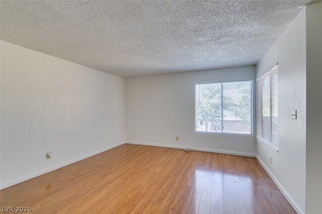 Building Photo - 1404 Santa Anita Dr